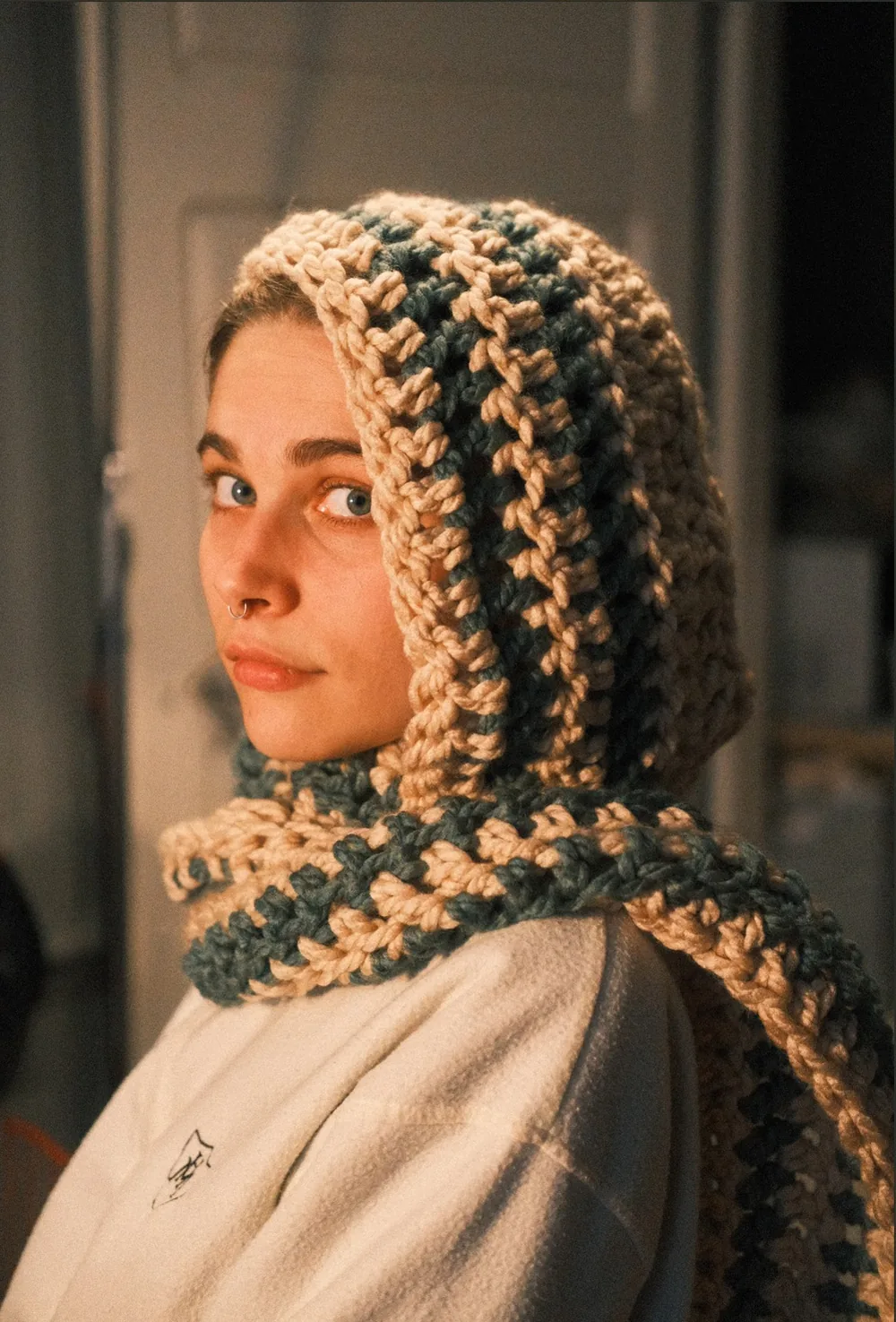 La capucharpe, capuche-écharpe rayée écru et vert